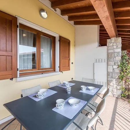 Apartment Borgo Delle Colline Manerba del Garda